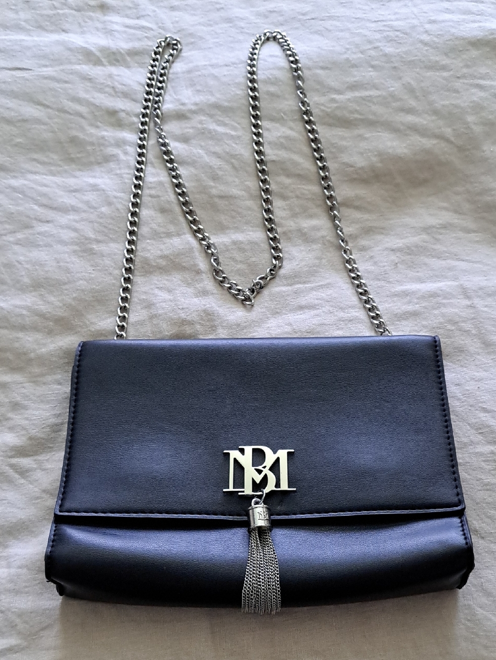 Badgley Mischka Black Vegan Leather Purse Silver Chain  Crossbody Bag Tassel
